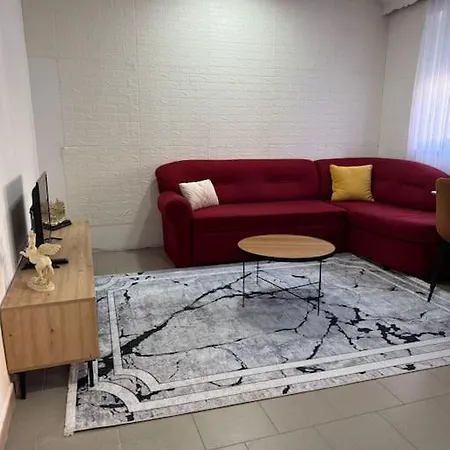 Center Apartment *